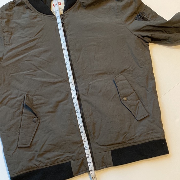Levi’s Large Water Resistant Lightweight Hooded Jacket New Zip up Coat D34 - Picture 15 of 16